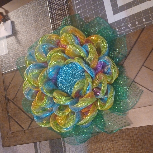 RAINBOW 🌈 WREATH - Picture 1 of 3